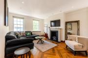 Chic Chelsea 2BR flat with Balcony by Kings Road