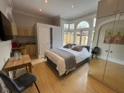 Centrally located studio flat in SW1