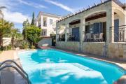 Villa Lavanda - Elegant 3BR Retreat with Private Pool & Garden