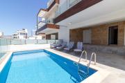 Townhouse Olivia - Modern Seaview Retreat with Private Pool