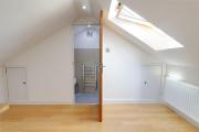 Spacious 2-Bedroom House - 5 Mins from Stratford Station - Sleeps 6 -