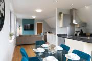 Cotels - The Millhouse NEWLY REFURBISHED MODERN APARTMENTS WITH ULTRAFAST BROADBAND, FREE PARKING & A WORK DESK