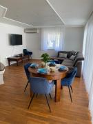 Private pool 2 rooms