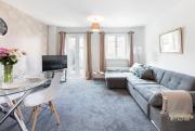 Comfortable 4-Bedrooms retreat in Walsall -Stylish 3 Bathrooms-Sleeps 9