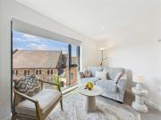 Contemporary 2 bed City Centre