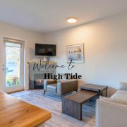 High Tide - Waterfront bachelor