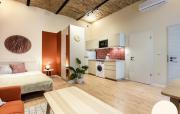Cozy apartment in Akacfa st, Sun