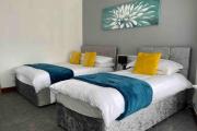 7 Person Home Flat w Parking - Near Swansea Centre 7 Person Home Flat w Parking - Near Swansea Centre