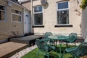 Big and Comfortable Stays on Hawarden Sunderland