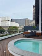 Stylish Studio with City Views & Pool at Zeeland Pier