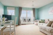 Ocean Breeze - Stunning Harbour Views from Private Balcony Ocean Breeze - Stunning Harbour Views from Private Balcony