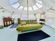Luxury Stargazing Glamping - Seren Aur with Hot Tub