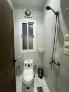 شقة فندقية من غرفة و صالة مع بالكونة مطلة