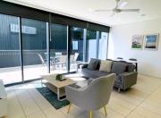 Spacious 2 Bedroom Apartment with Parking