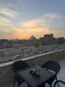 Golden Crown Pyramids View Hotel