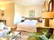Cinq & Sept LGBT Resort for men Cinq & Sept LGBT Resort for men