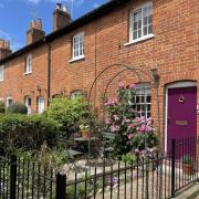 Historic Cottage in Heart of Farnham nr the Castle