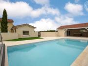 Gîte moderne avec piscine partagée et terrasse ombragée - FR-1-496-236