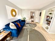 Spotless Full Sized Apartment! Montrose Stays An Art Lovers Dream