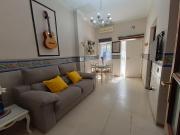 Típico y pintoresco patio de vecinos, con encanto