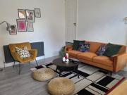 Bright and Cosy 2 bed House with free parking near the city centre