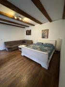 Sunrise Castelului Brasov ( Old Center)