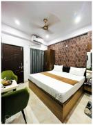 HOTEL VINAYAK # GRAND Near kashi vishwanath Temple - Fully Air Conditioning Hotel - A Top Rated Four Star Hotel