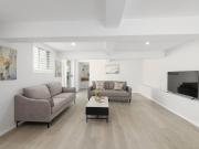 Stylish 4Bedroom Stay Outdoor Dining and City Access