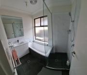 check in 11am check out 2pm in Riverton