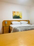 Flat com estrutura de Hotel, Suíte com Sacada nos Jardins