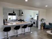 Gated & remodeled 2b2b house 3373