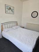 Simple Room Hostel style central Swansea Simple Room Hostel style central Swansea