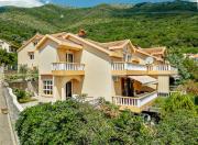 Rustic home - Villa Elena