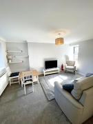 Rose Wynd Cottage-Close to beach