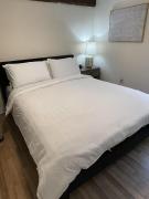 Lovely single room 5 minutes walk from ocean