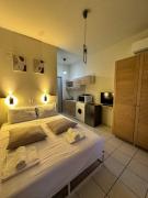 Dolphin Studio Dolphin Studio