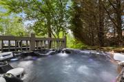 12 Min to Downtown Sleeps 16 Hot Tub Fire Pit