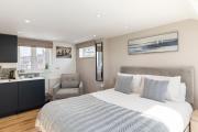 Studio at Tube Station Sleeps 3 Private Bathroom shared Kitchen 4 Studio at Tube Station Sleeps 3 Private Bathroom shared Kitchen 4