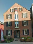 Lovely two bedroom 5 minute walk from ocean