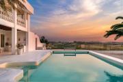 Bisque House - A Mediterranean Dream Home plus Pool
