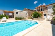 Apartment Varos with shared pool