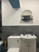 2 Bed Apartment Near Gatwick 2 Bed Apartment Near Gatwick
