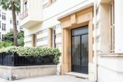 Charmant appartement avec terrasse en plein cœur de Nice à deux pas de la mer ! Charmant appartement avec terrasse en plein cœur de Nice à deux pas de la mer !