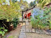 Casa rústica com piscina a 300mts da praia