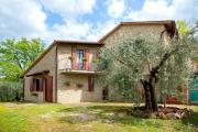 Lake View Villa In Umbria Overlooking Trasimeno