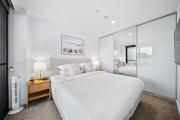 Stylish 2-Bed Apartment in Canberra CBD