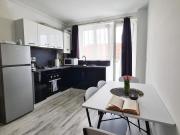Esther Apartment - elevator, balcony, free private parking, self check-in