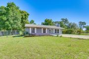 Old Florida Charm Homosassa Home with Lanai!