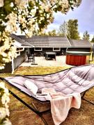 Cozy holiday home - spa, hot tub and play room - close to Marielyst square