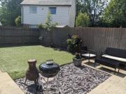 Entire 3 bed home Sleeps 6, WiFi, 2 Parking Spaces